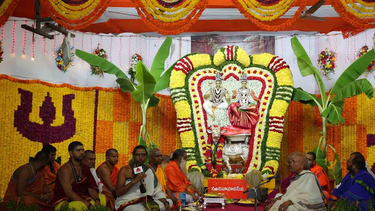 Srisailam | శ్రీ గిరిలో శోభాయమానంగా ప్రభోత్సవం.. నంది వాహ‌నంపై స్వామి అమ్మ‌వార్ల ద‌ర్శ‌నం