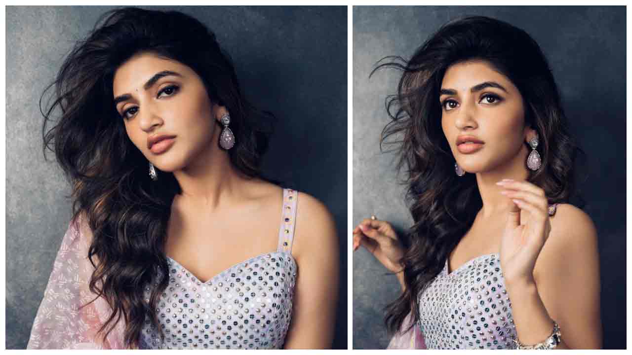 Sreeleela | గులాబీ డ్రెస్‌లో కవ్విస్తున్న శ్రీలీల..