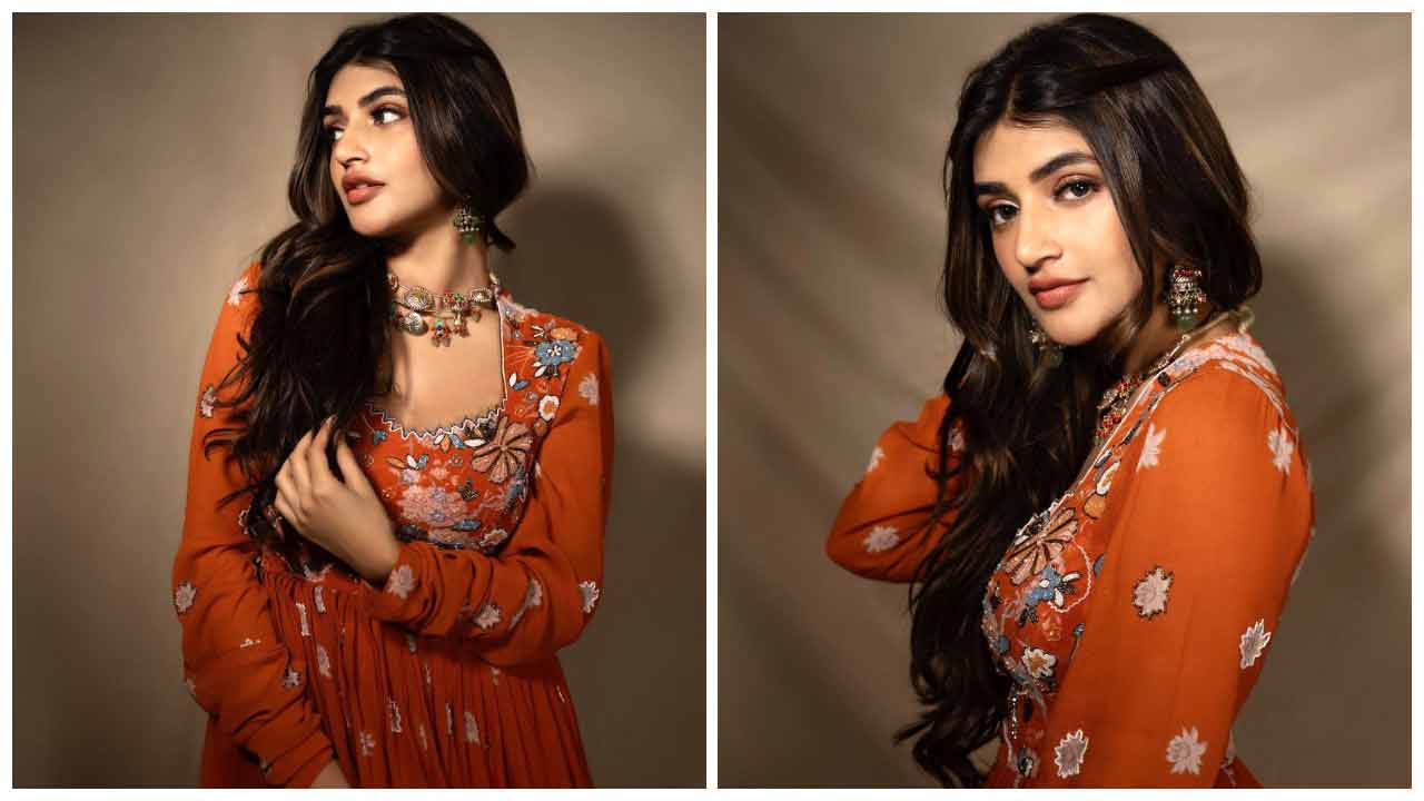 Sreeleela | ఆరెంజ్ డ్రెస్‌లో హొయలు పోయిన శ్రీలీల..