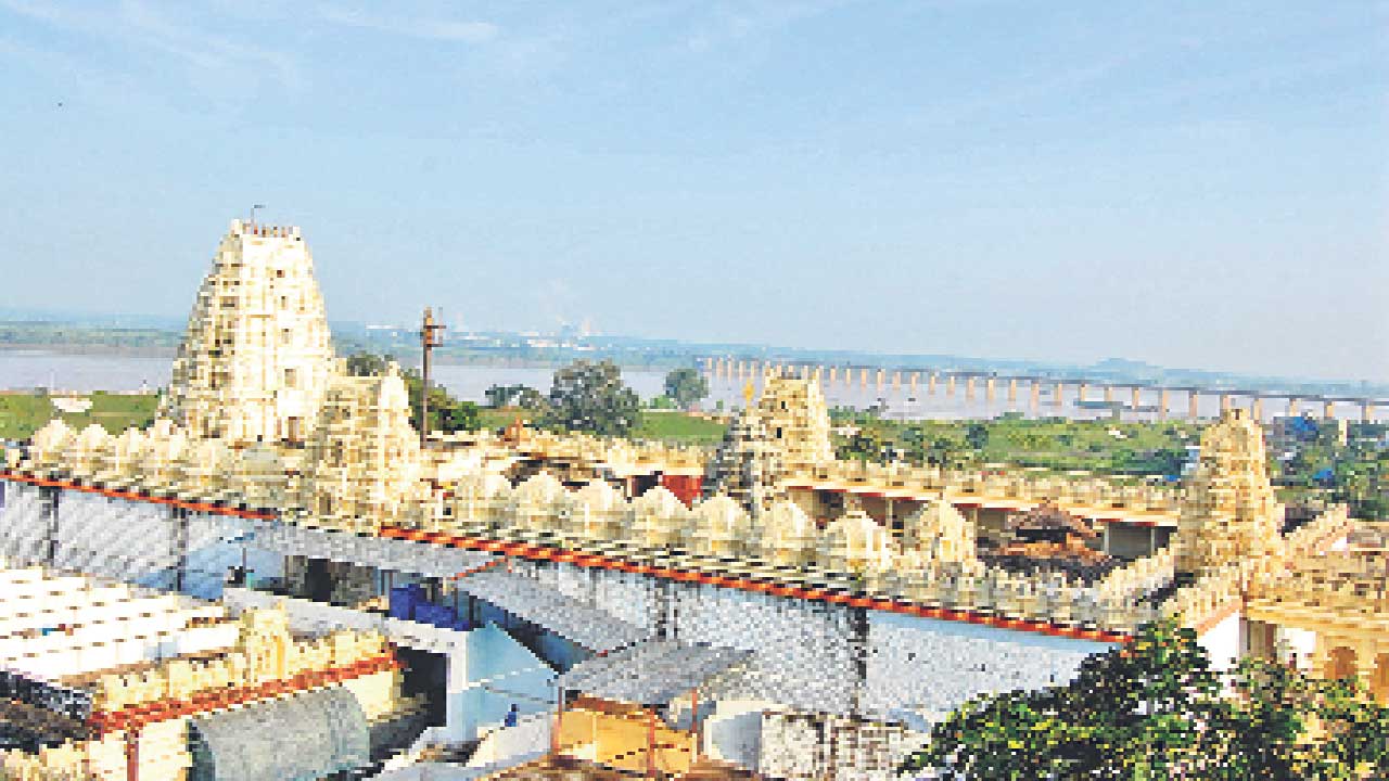 శ్రీరామనవమి బ్రహ్మోత్సవాలకు ఏర్పాట్లు