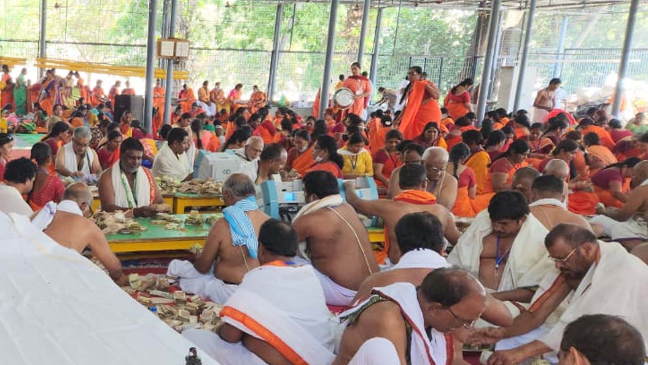 శ్రీశైల మల్లన్న ఆదాయం రూ.2.67కోట్లు