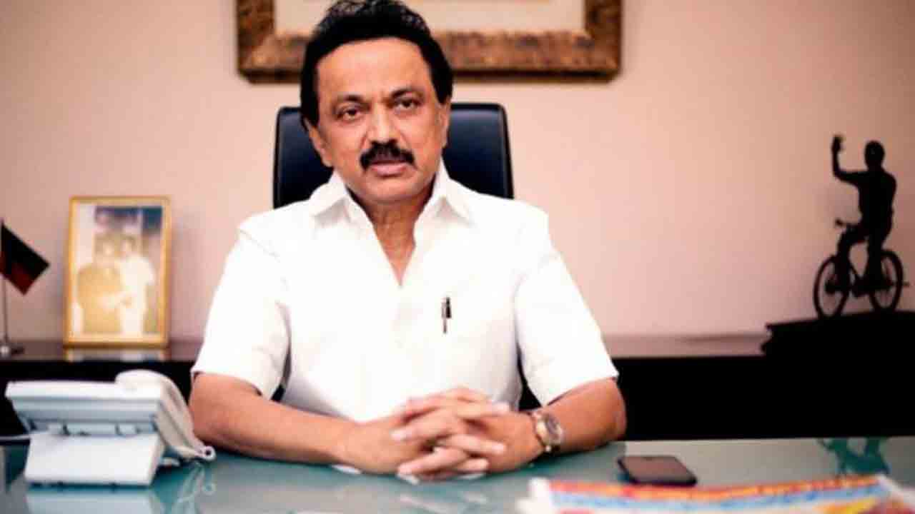రోడ్డు అధ్వాన్నంగా ఉంది, రైలులో ప్రయాణించాల్సి వచ్చింది.. గడ్కరీకి స్టాలిన్ లేఖ