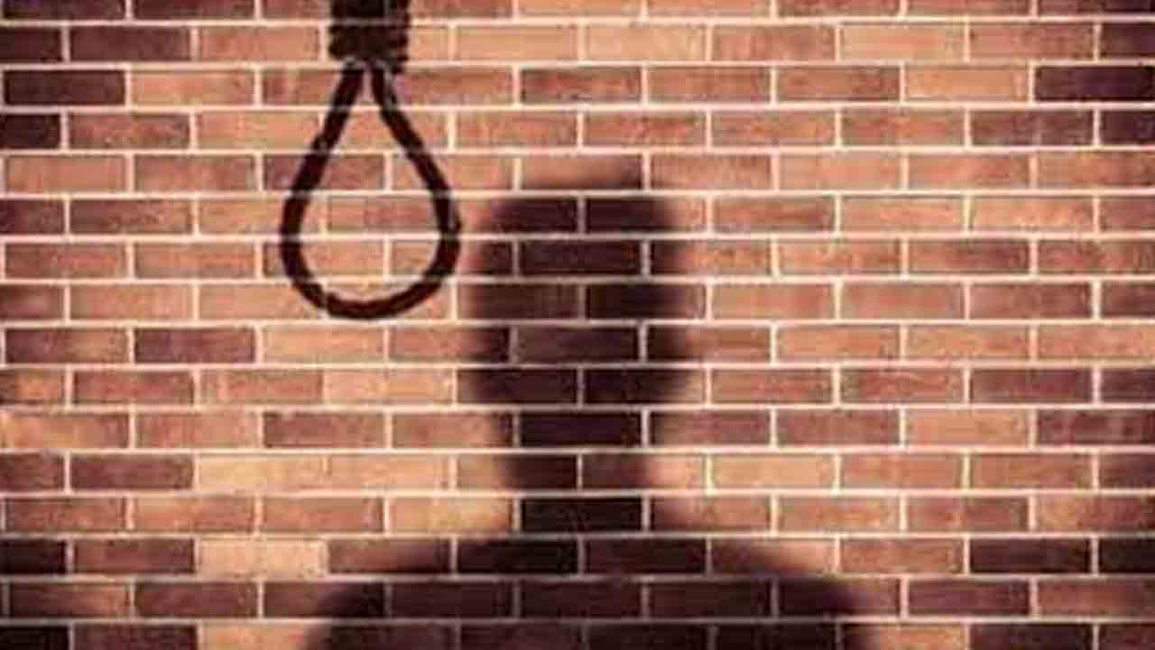 Suicide | హైద‌రాబాద్‌లో జ‌గిత్యాల వ్యాపారి ఆత్మ‌హ‌త్య‌.. సెల్ఫీ వీడియో విడుద‌ల‌