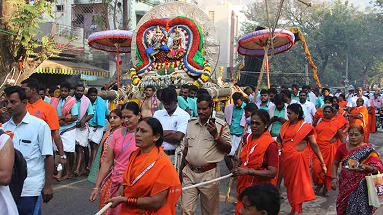 తిరుపతిలో వైభవంగా కొనసాగుతున్న బ్రహ్మోత్సవాలు