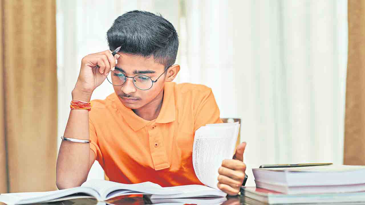 TSPSC | డిసెంబర్‌ దాకా కాంపిటేటివ్‌ ఎగ్జామ్స్‌తో షెడ్యూల్‌ ఫుల్‌ బిజీ.. ఉద్యోగ పరీక్ష తేదీలపై టీఎస్‌పీఎస్సీ కసరత్తు