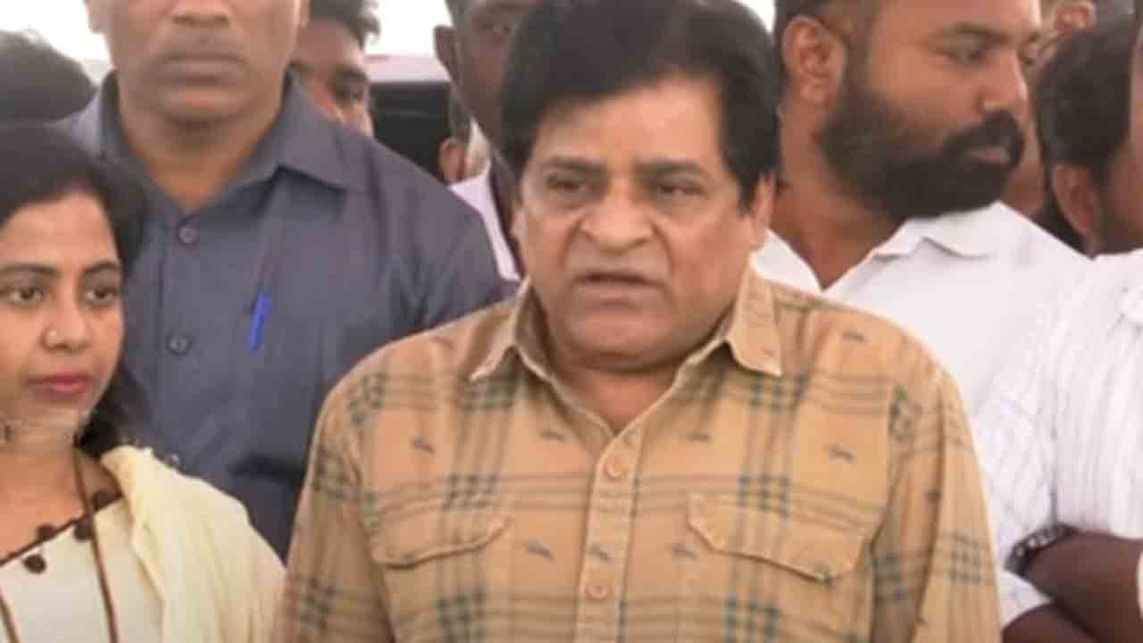 Taraka Ratna | తారకరత్న, నా తమ్ముడు కలిసి చదువుకున్నారు : అలీ