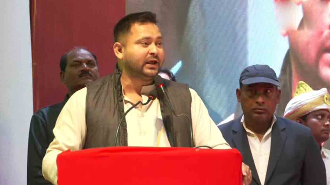 బీజేపీని వ్యతిరేకిస్తే కళంకితులు.. జై కొడితే సత్యాహరిశ్చంద్రులు: తేజస్వి యాదవ్‌