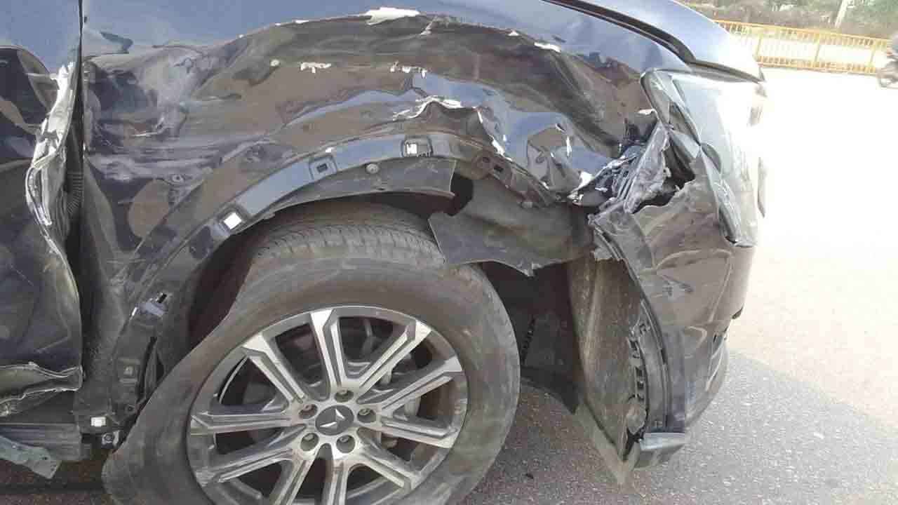 త్రిపుర మాజీ సీఎంకు తృటిలో తప్పిన ప్రాణాపాయం..!