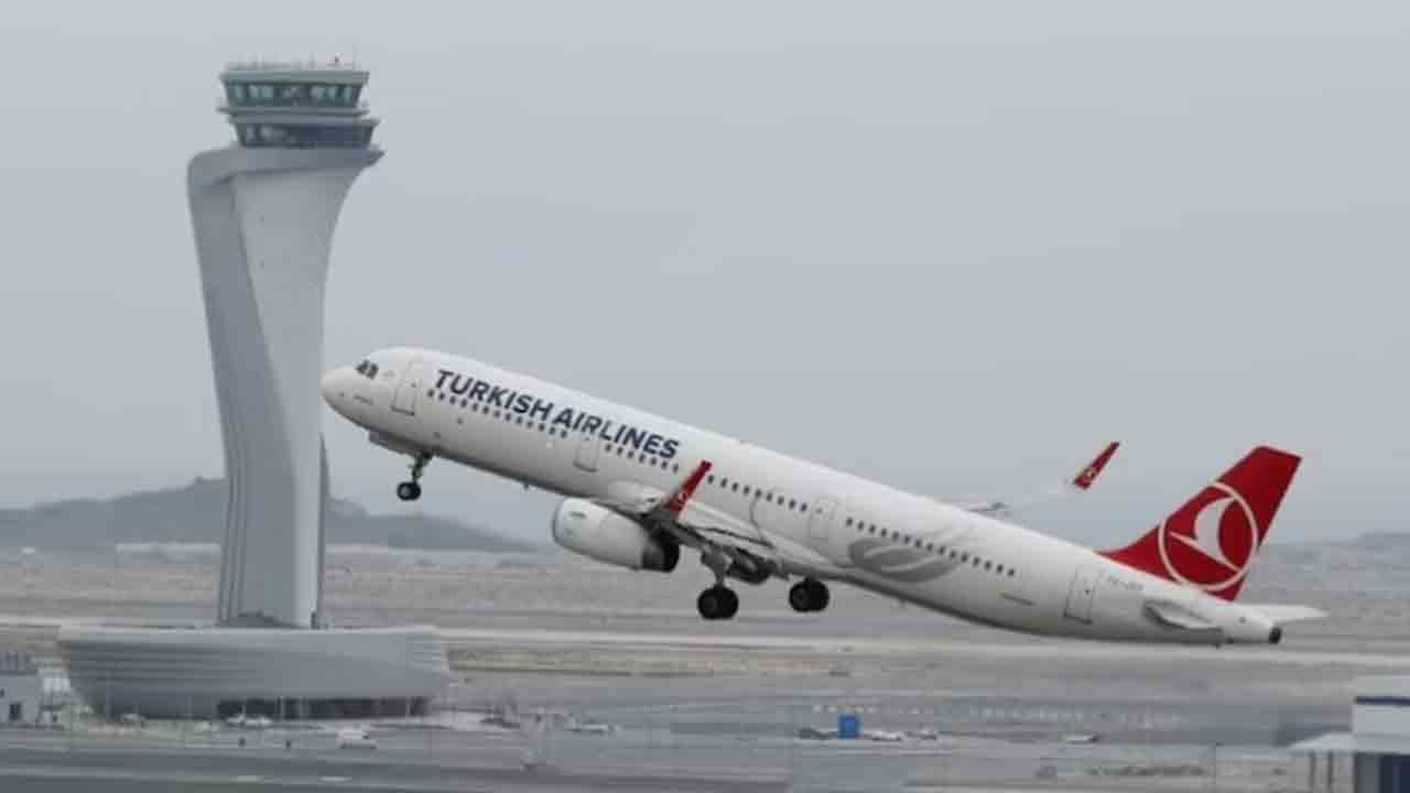 తుర్కియే భూకంప ప్రాంతాలను వీడుతున్న వేలాది ప్రజలు.. ఉచిత టికెట్లు ప్రకటించిన విమానయాన సంస్థలు