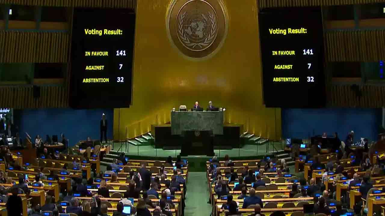 ఉక్రెయిన్‌లో యుద్ధం ముంగించాలని ఐరాస జనరల్‌ అసెంబ్లీలో తీర్మానం.. ఓటింగుకు దూరంగా భారత్‌