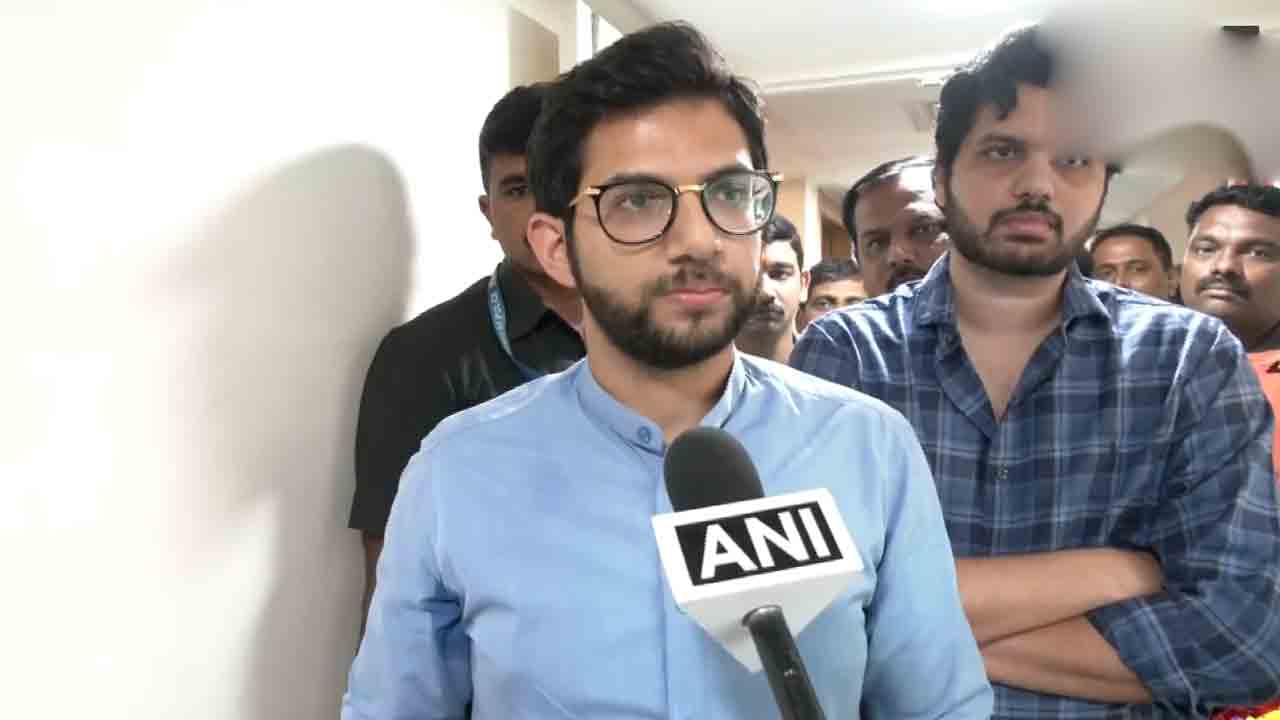 రాజ్యాంగేతర సీఎంకు నాపై గెలిచే దమ్ముందా.. ఏక్‌నాథ్‌ షిండేకు ఆదిత్య థాకరే సవాల్‌