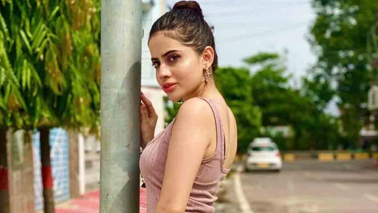 Uorfi Javed | మా నాన్న ఎప్పుడూ హింసించేవాడు.. రెండుసార్లు ఆత్మహత్యాయత్నం చేశా: నటి ఉర్ఫీ జావేద్‌