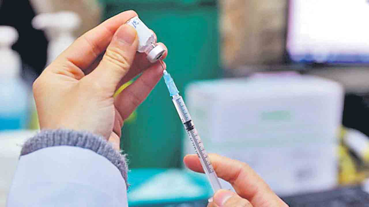 ఈ నెలలోనే గర్భాశయ క్యాన్సర్‌ టీకా