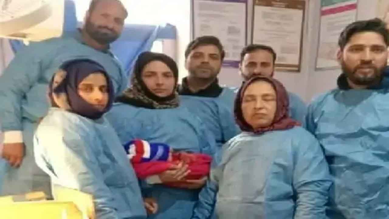 Video call delivery | త్రీ ఇడియట్స్‌ సినిమాలో మాదిరి ఘటన.. వీడియో కాల్‌తో గర్భిణీకి ప్రసవం