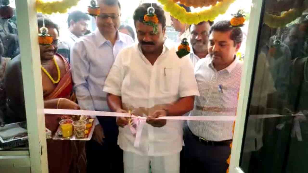 మాసబ్ ట్యాంక్ లో కొత్త‌ ఫిష్ క్యాంటీన్ ను ప్రారంభించిన‌ మంత్రి త‌ల‌సాని