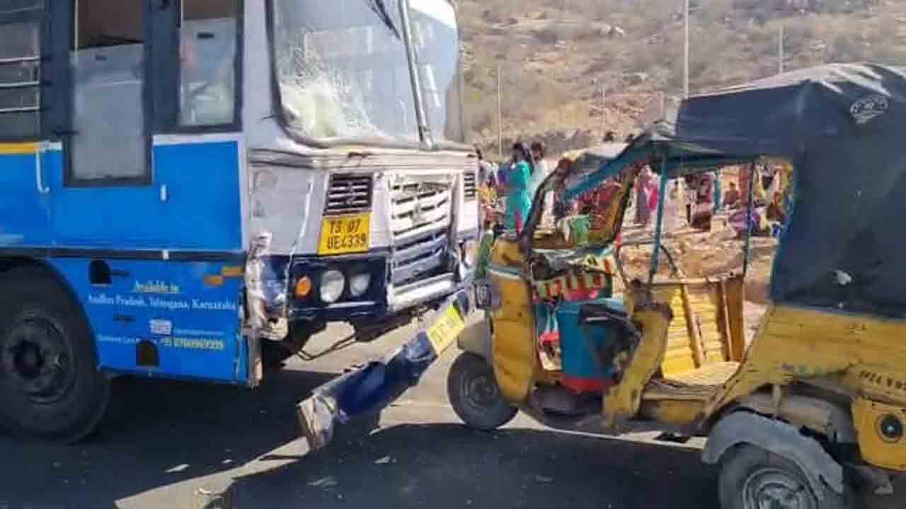 కష్టజీవులపైకి మృత్యుశకటం