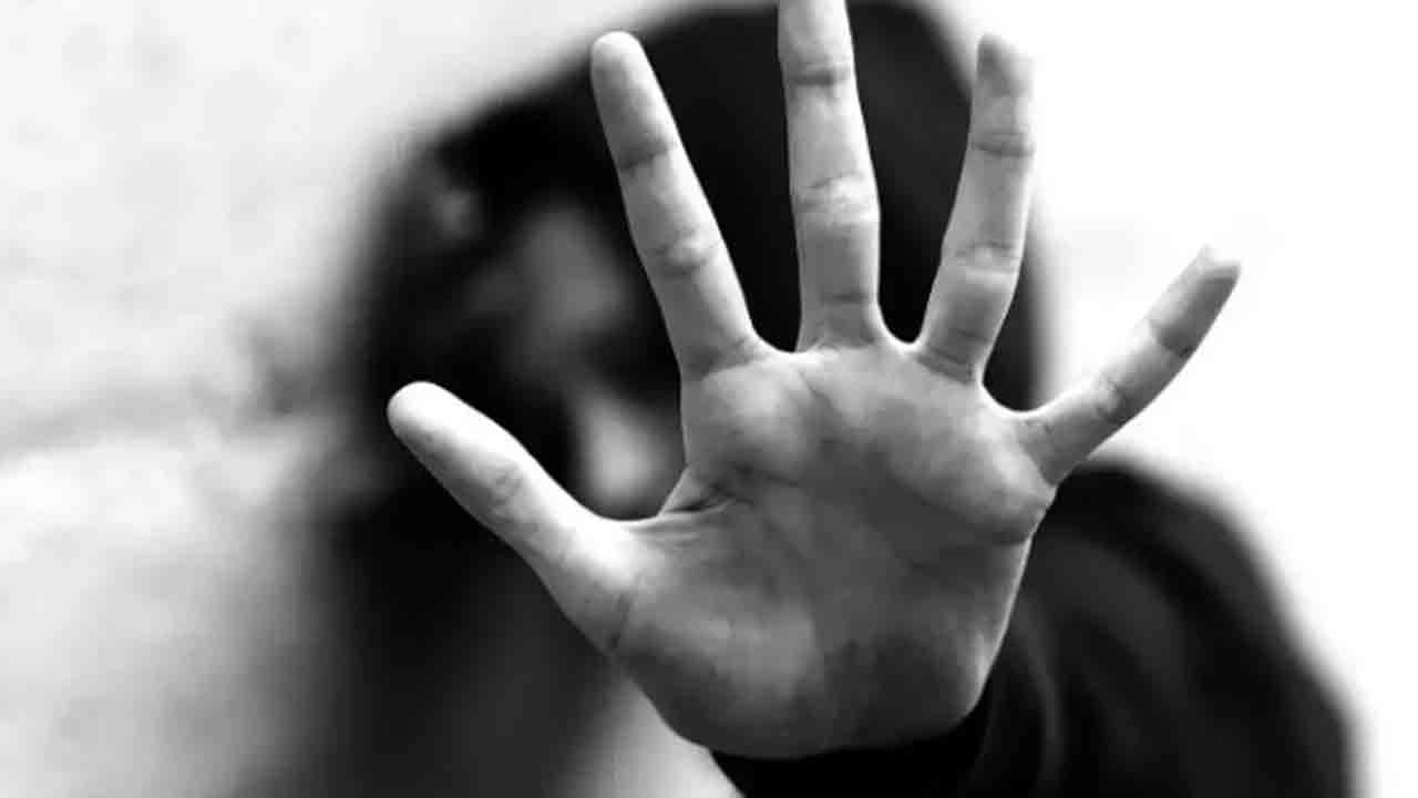 ఉద్యోగం పేరుతో మహిళలకు వల.. 13 మందిపై లైంగిక దాడికి పాల్పడిన టెక్కీ