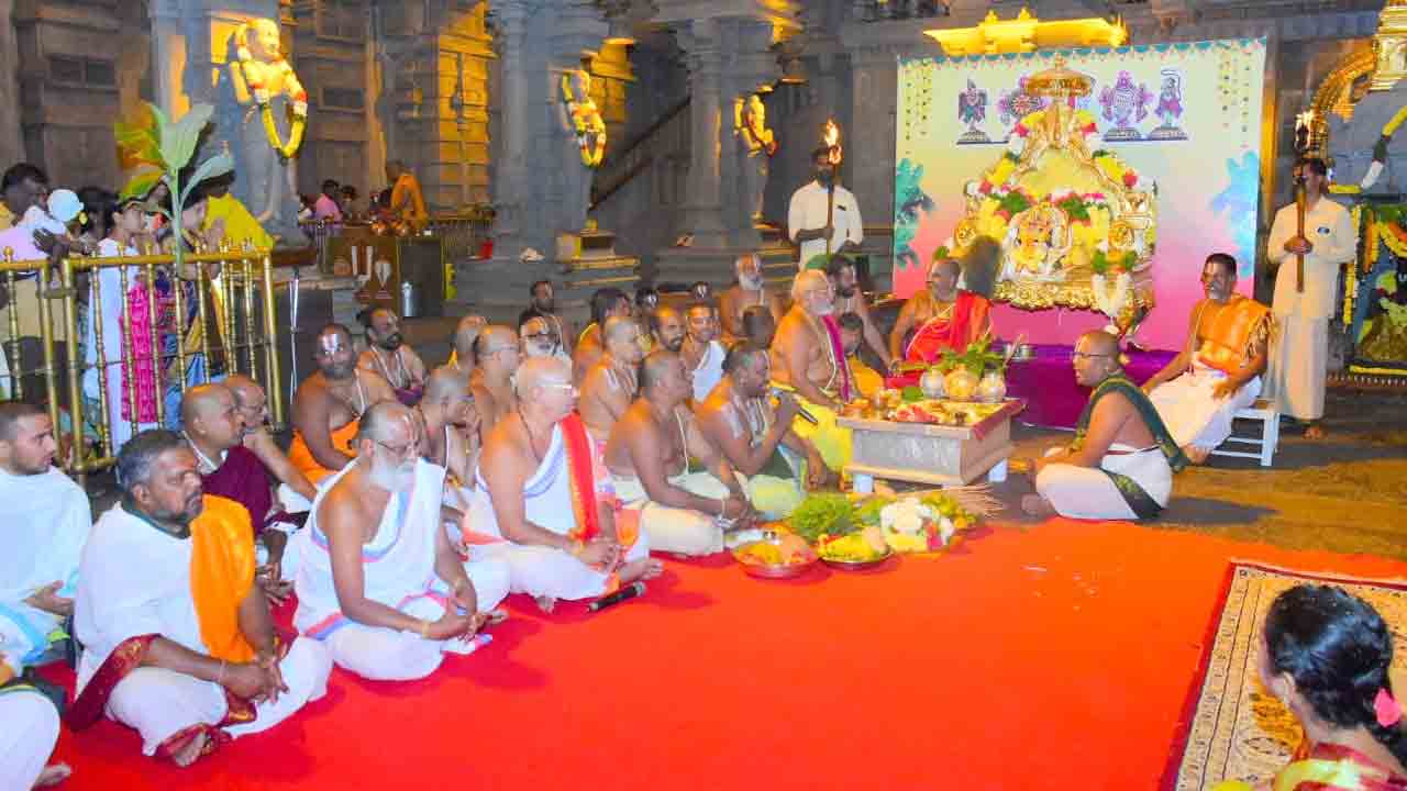 యాదగిరిగుట్టలో వైభవంగా బ్రహ్మోత్సవాలు ప్రారంభం