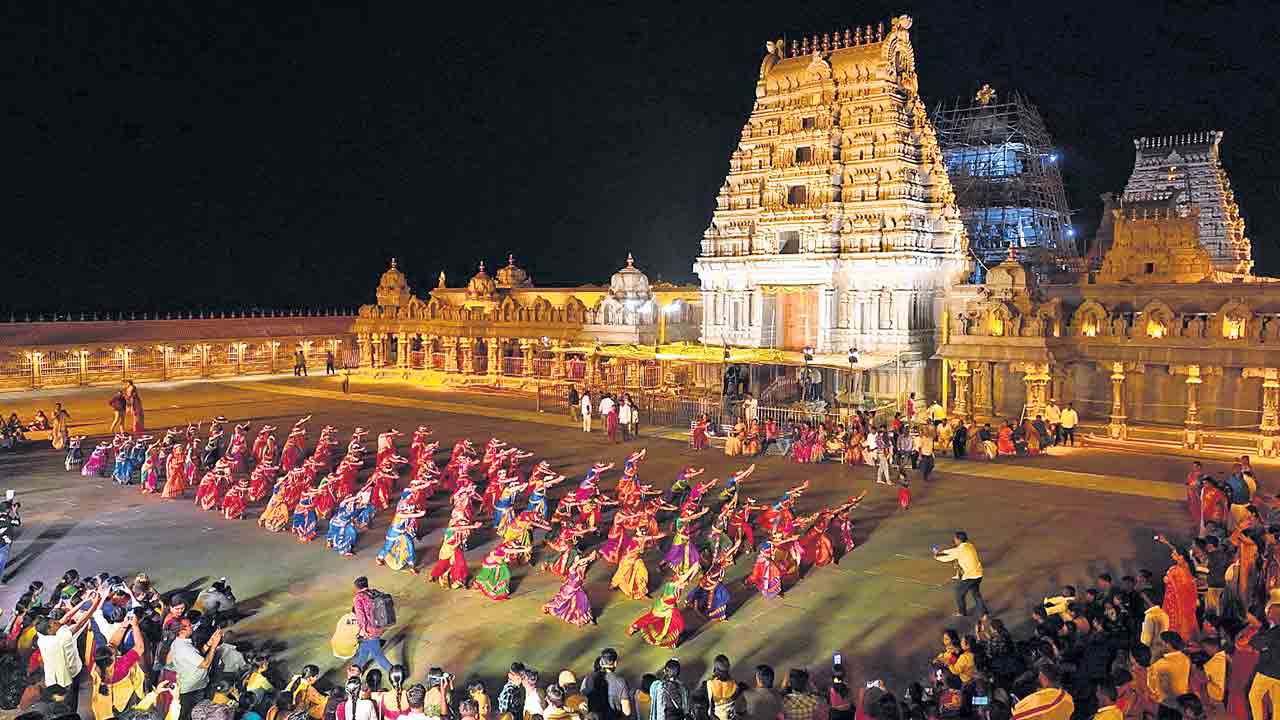 బ్రహ్మోత్సవ స్వామికి బ్రహ్మాండ వైభవం