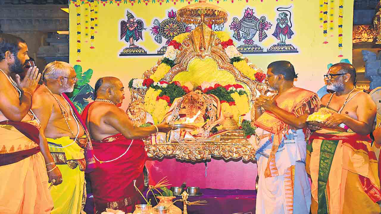 బ్రహ్మోత్సవ సంరంభం.. యాదగిరిగుట్టలో ప్రారంభమైన శ్రీ లక్ష్మీ నరసింహుడి బ్రహ్మోత్సవాలు