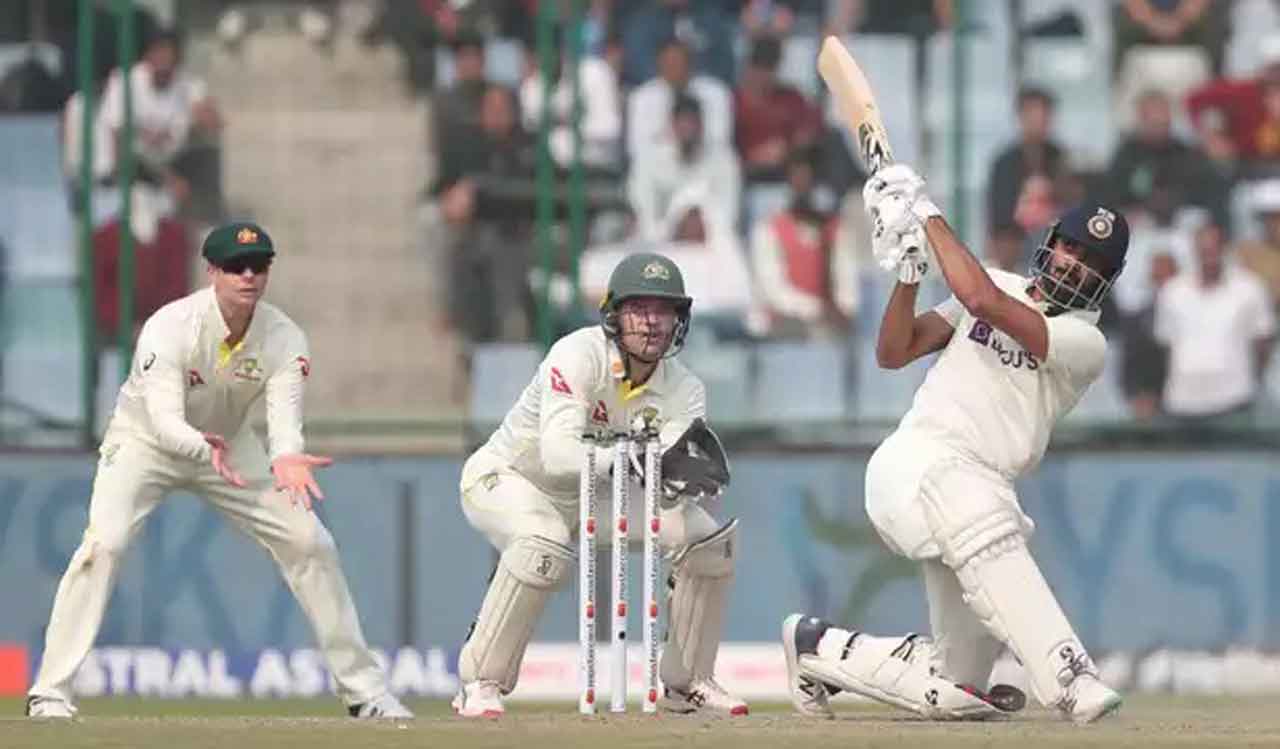 IND vs AUS | ర‌స ప‌ట్టులో రెండో టెస్టు.. అక్ష‌ర్ ప‌టేల్ ఫిఫ్టీ.. రెండో ఇన్నింగ్స్‌లో ఆసీస్ 61/1