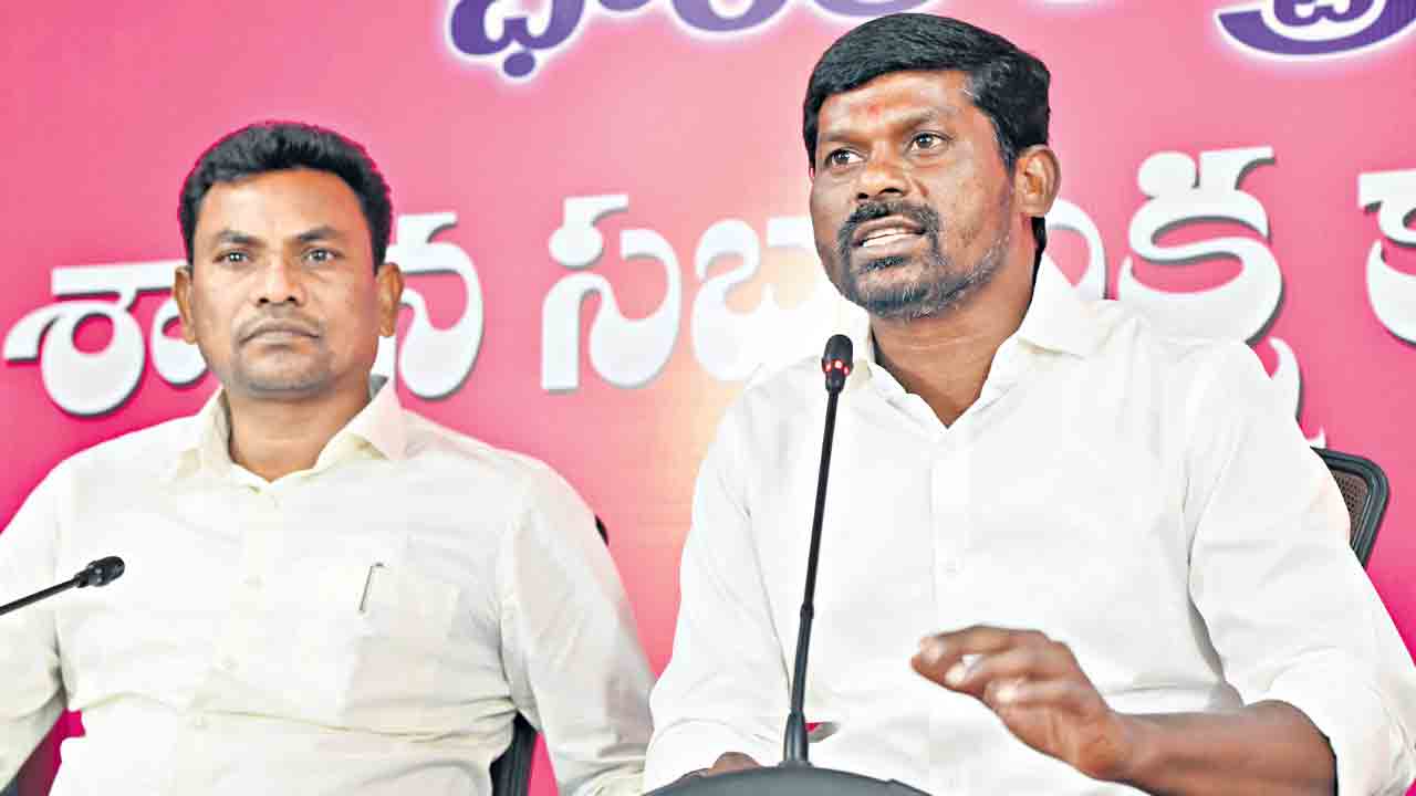 భూ కబ్జాల కోసమా మీ రాష్ట్ర పర్యటన.. బండి సంజయ్‌, రేవంత్‌పై బీఆర్‌ఎస్‌ నేతల ఫైర్‌