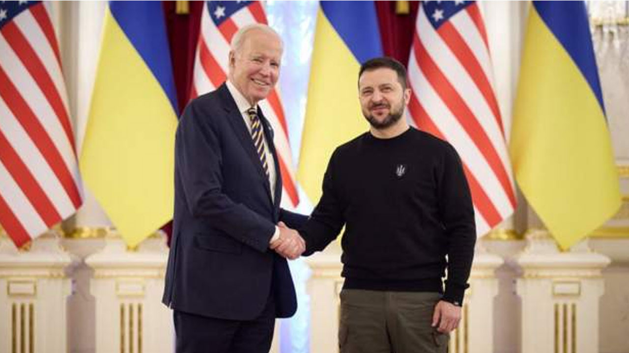 Biden in Kyiv: కీవ్‌లో బైడెన్‌.. వెల్క‌మ్ చెప్పిన‌ జెలెన్‌స్కీ