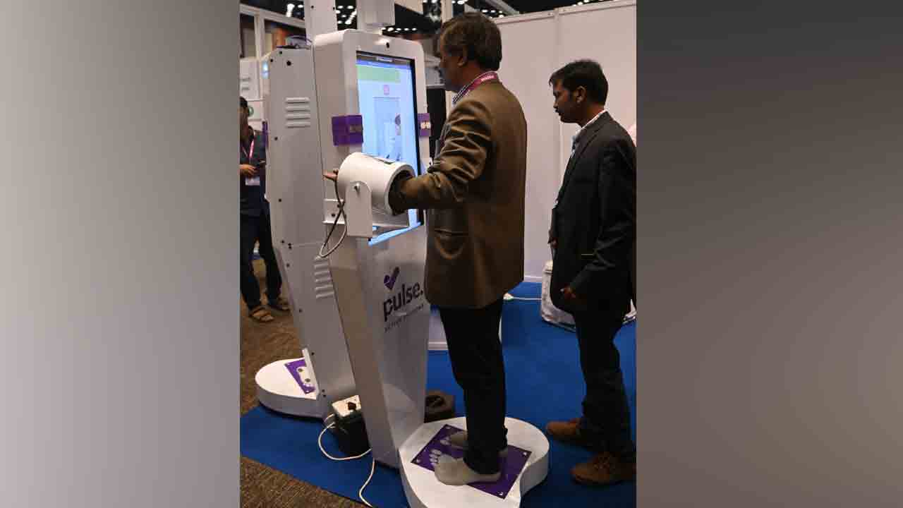 BioAsia 2023 | ఆ ప‌రిక‌రంతో.. క్ష‌ణాల్లో మీ ఆరోగ్య వివ‌రాలు తెలుసుకోవ‌చ్చు..