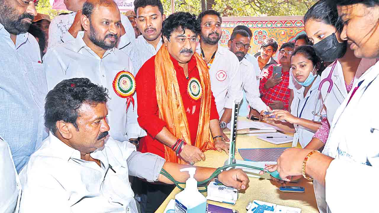 రక్తదానం చేయండి.. పునర్జన్మను ప్రసాదించండి