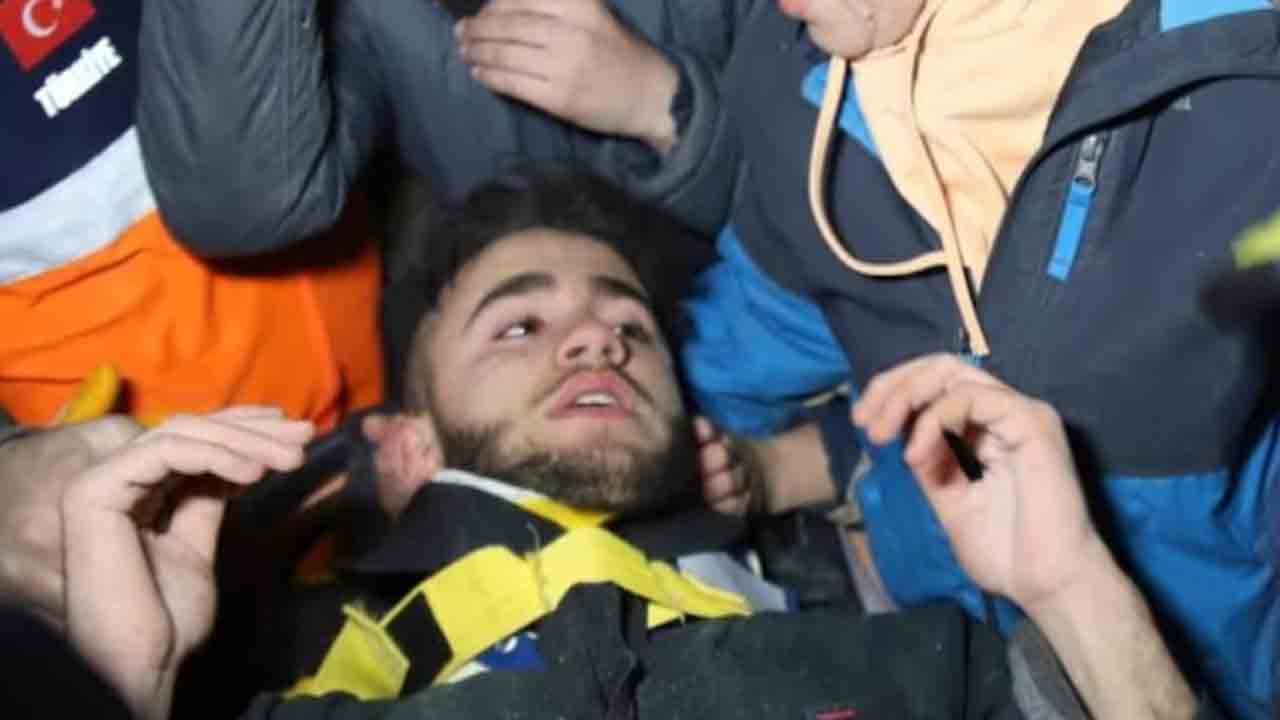 Turkey earthquake |  94 గంటలు శిథిలాల కిందే.. మూత్రం తాగి ప్రాణాలు కాపాడుకున్న బాలుడు