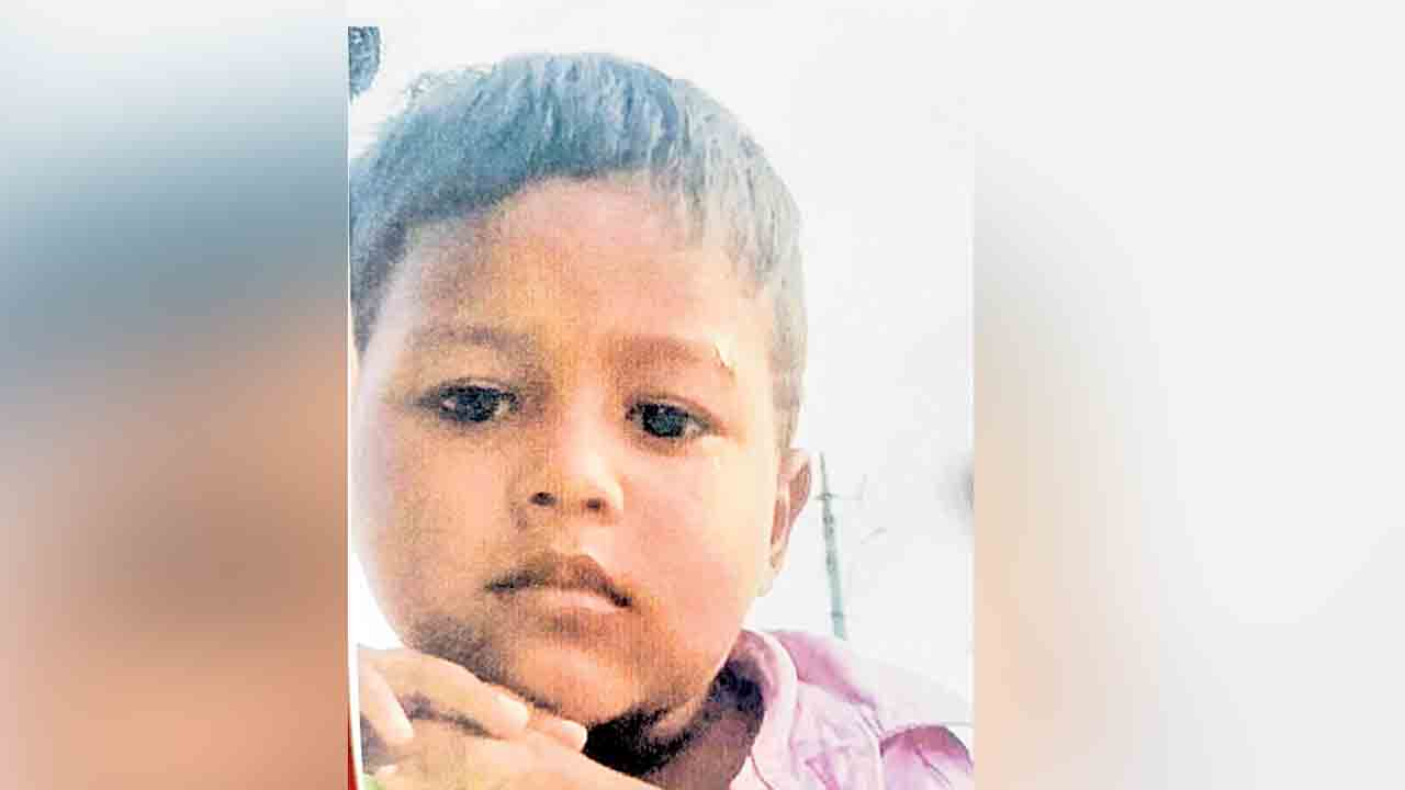 తల్లిదండ్రులకు మద్యం తాగించి ఐదేళ్ల బాలుడి అపహరణ