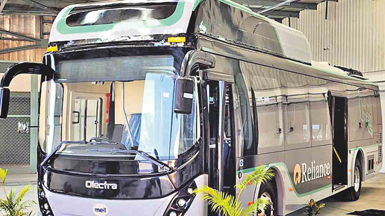 ఒలెక్ట్రా-రిలయన్స్‌ హైడ్రోజన్‌ బస్‌