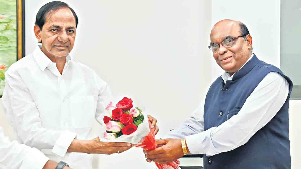 దేశానికి కేసీఆరే దిక్సూచి