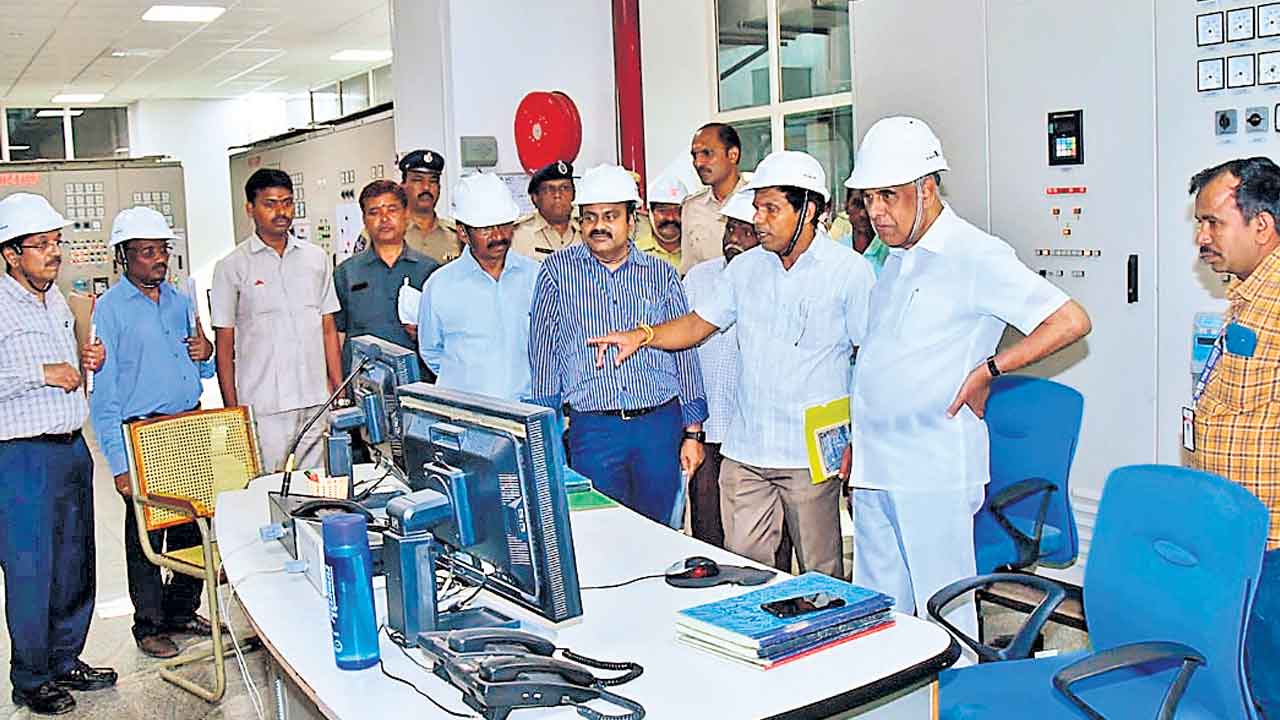 వజినేపల్లి విద్యుత్తు కేంద్రంలో సీఎండీ