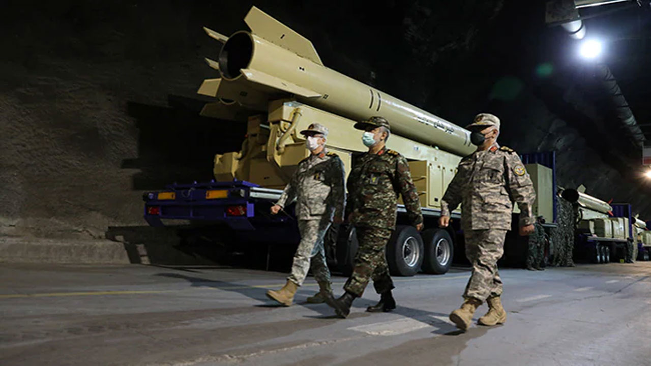 Iran Cruise Missile: క్రూయిజ్ మిస్సైల్‌తో ట్రంప్‌ను చంపేస్తాం: ఇరాన్