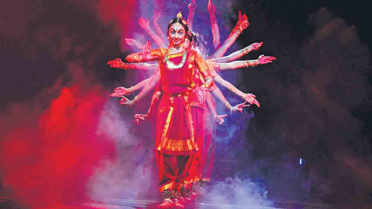 సంస్కృతీ సంప్రదాయాలను కాపాడుకోవాలి