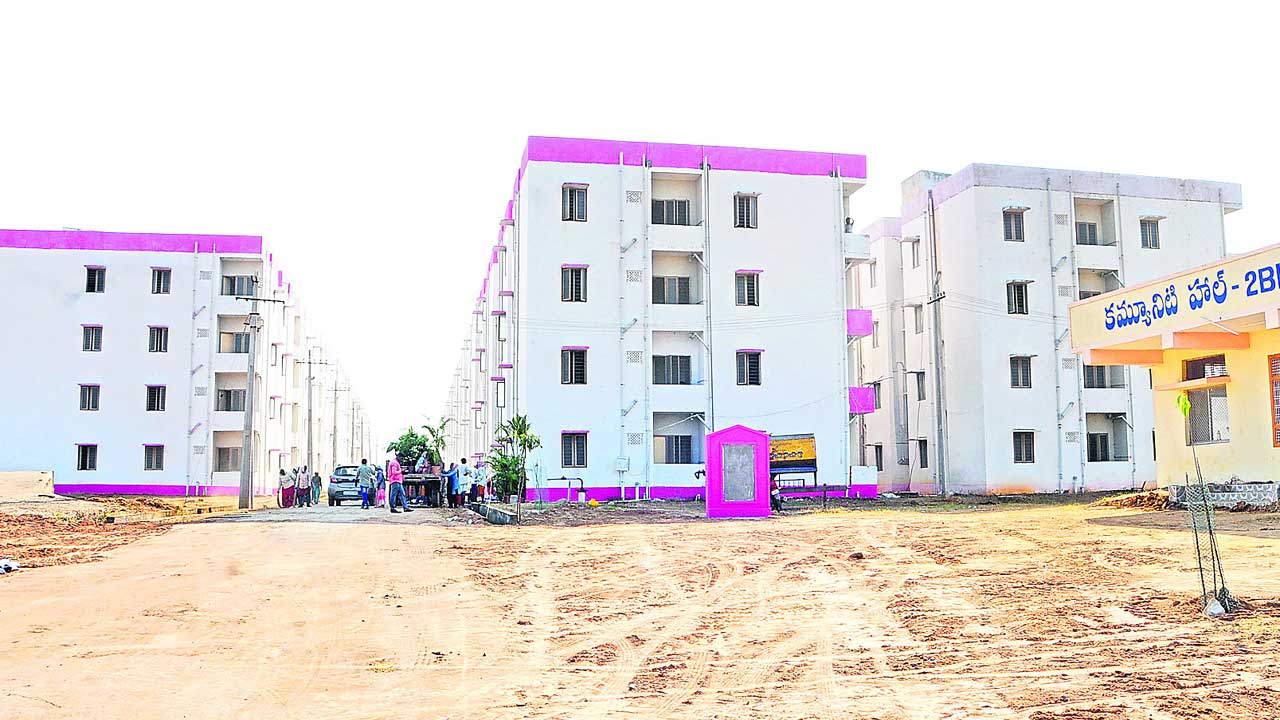 సొంతింటి సంబురం