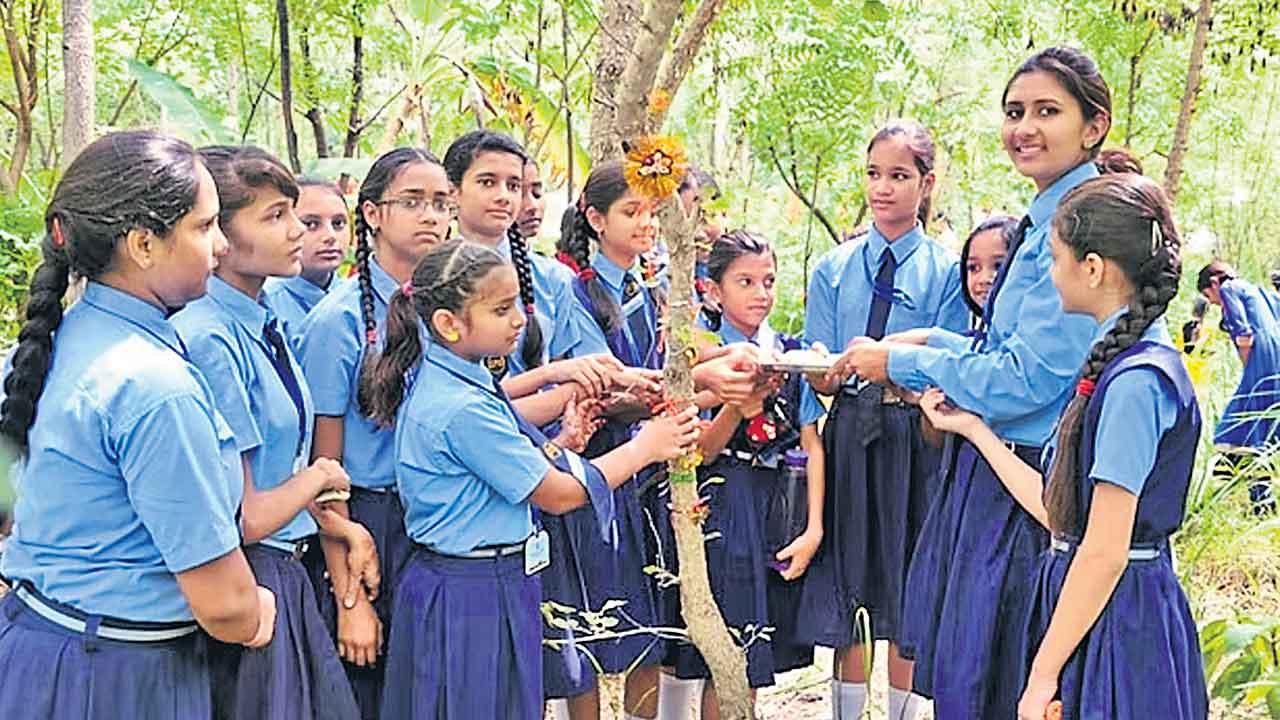 Piplantri | ఆ ఊళ్లో ఆడబిడ్డ పుడితే పండగే.. ఎందుకో తెలుసా