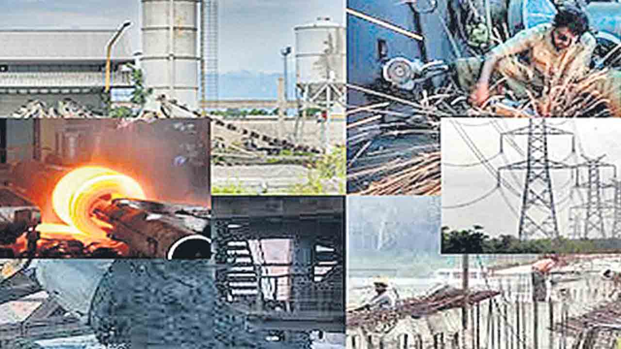 కీలక రంగాల్లో 7.4% వృద్ధి