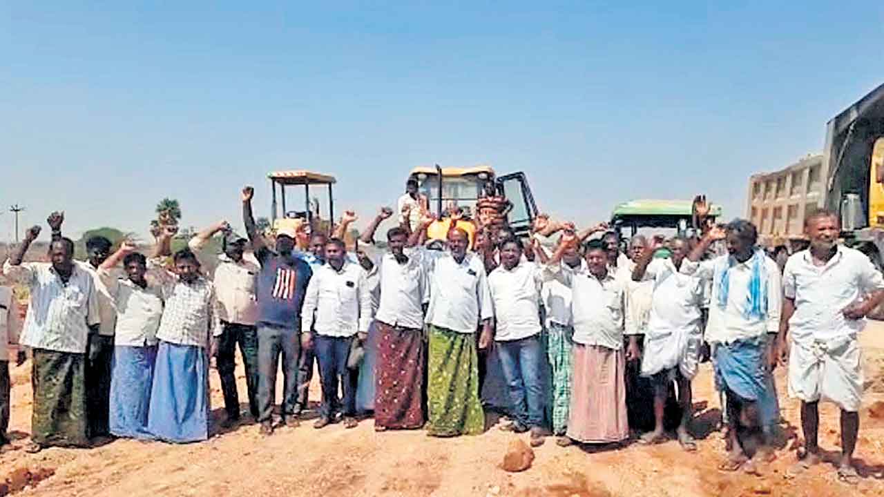 రైతులకు బహిరంగ మార్కెట్‌ ధర ఇవ్వాలి