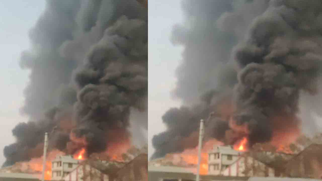 బాగ్‌లింగంపల్లిలో భారీ అగ్నిప్రమాదం.. డెకరేషన్‌ సామాగ్రి గోదాంలో ఎగసిపడుతున్న మంటలు