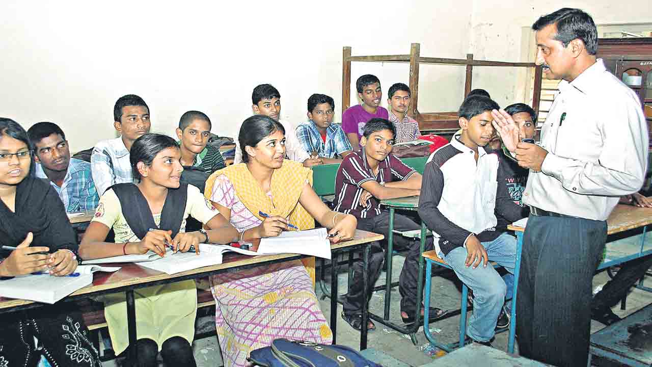 ఉచిత శిక్షణ.. విద్యార్థులకు స్వాంతన