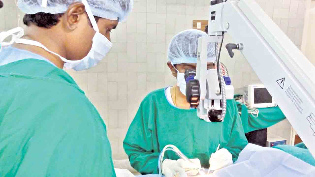 పైసా ఖర్చు లేకుండా.. క్యాటరాక్ట్‌ ఆపరేషన్లు