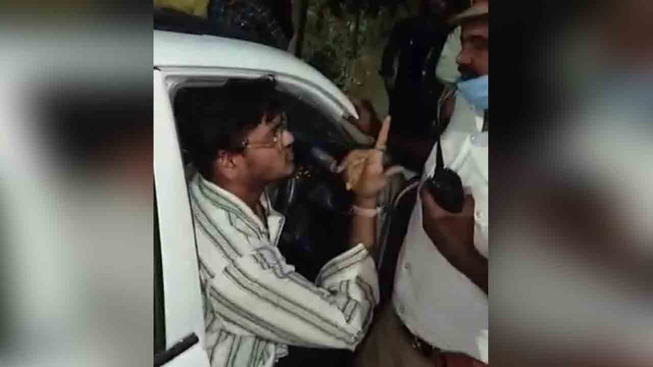 ఏయ్‌ నేను హైకోర్టు లాయర్‌ను… తాగిన మైకంలో పోలీసులతో యువకుడి వీరంగం