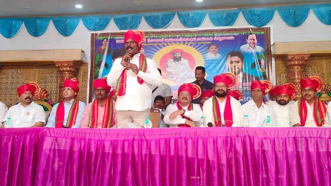 గిరిజనుల సమస్యల పరిష్కారానికి కృషి