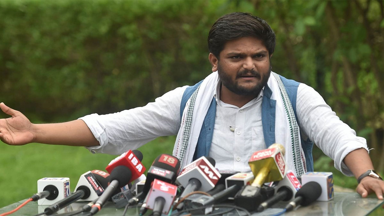 Hardik Patel: బీజేపీ ఎమ్మెల్యేకు అరెస్టు వారెంట్ జారీ