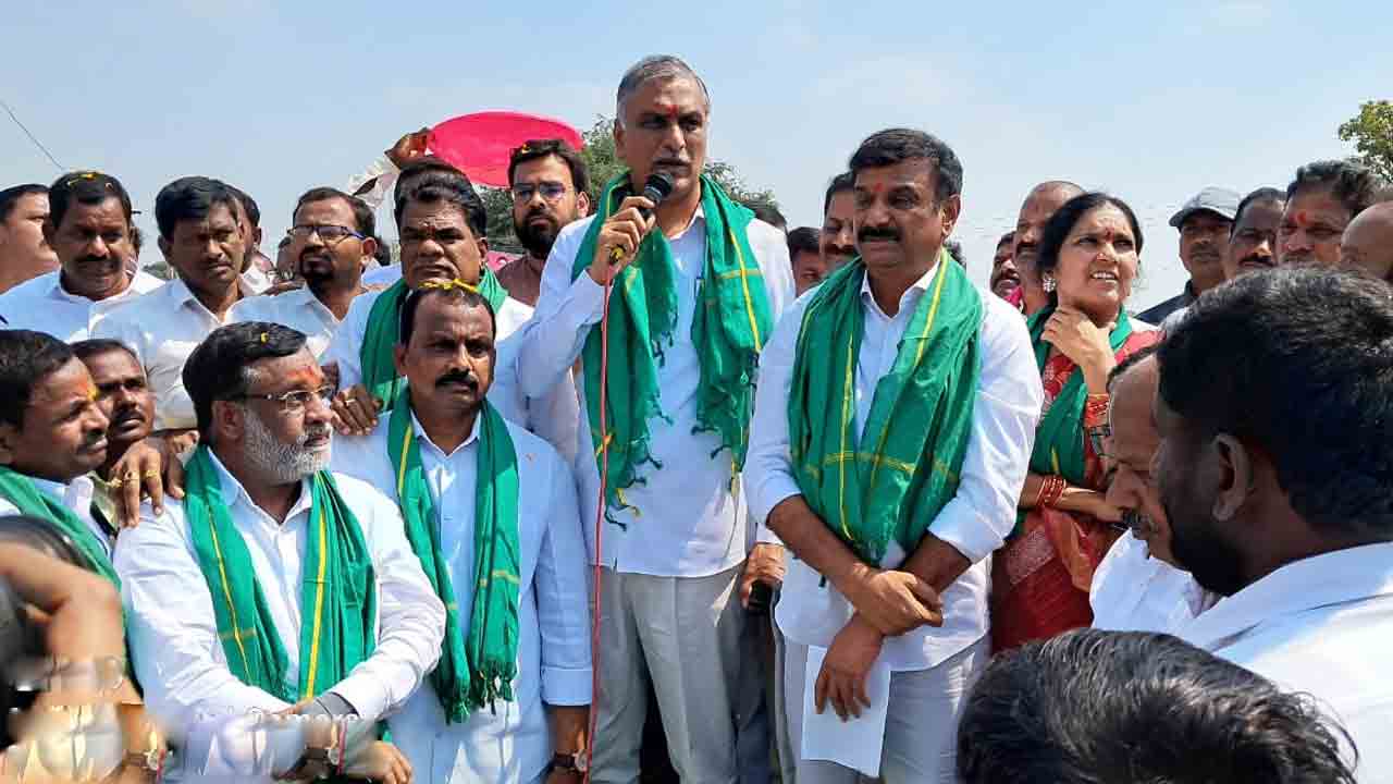 ప్రాజెక్టులు కట్టేటోళ్లు కావాలా.. కూలగొట్టేటోళ్లు కావాలా : మంత్రి హరీశ్‌రావు