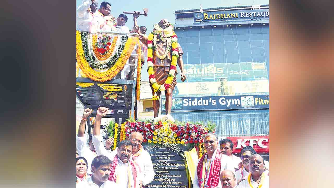 పోరాట స్ఫూర్తికి ప్రతీక దొడ్డి కొమురయ్య