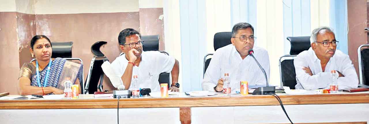 మార్చి 1న హెచ్‌ఎండీఏ భూముల విక్రయం