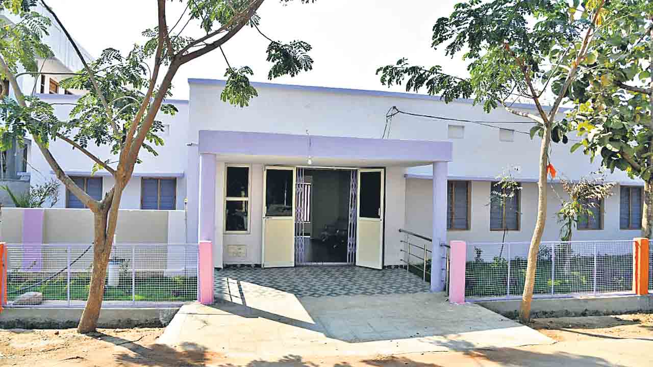 వృద్ధుల కోసం డేకేర్‌ హాస్టల్‌